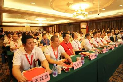 刚刚!南安这个百年镇级商会换届,现场捐赠100万!